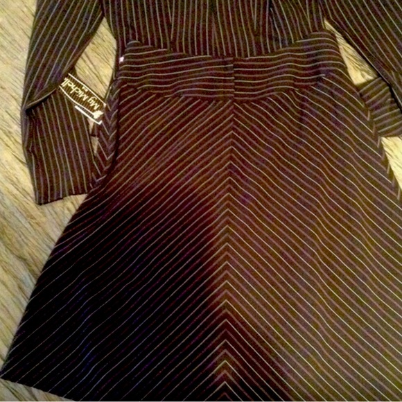 My Michelle 2-Piece Skirt & Jacket, Pin-Striped, Size: 3/4, Suit (CL-3) - Picture 4 of 8